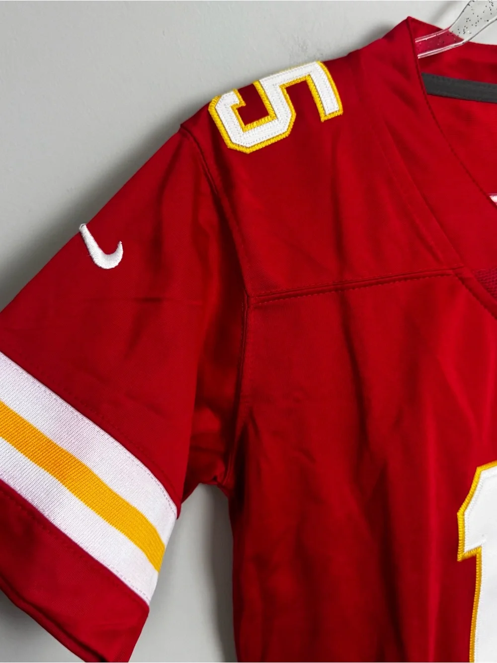 NFL x NIKE | On Field NEW Chiefs Jersey Patrick Mahomes #15 Kids Size Large